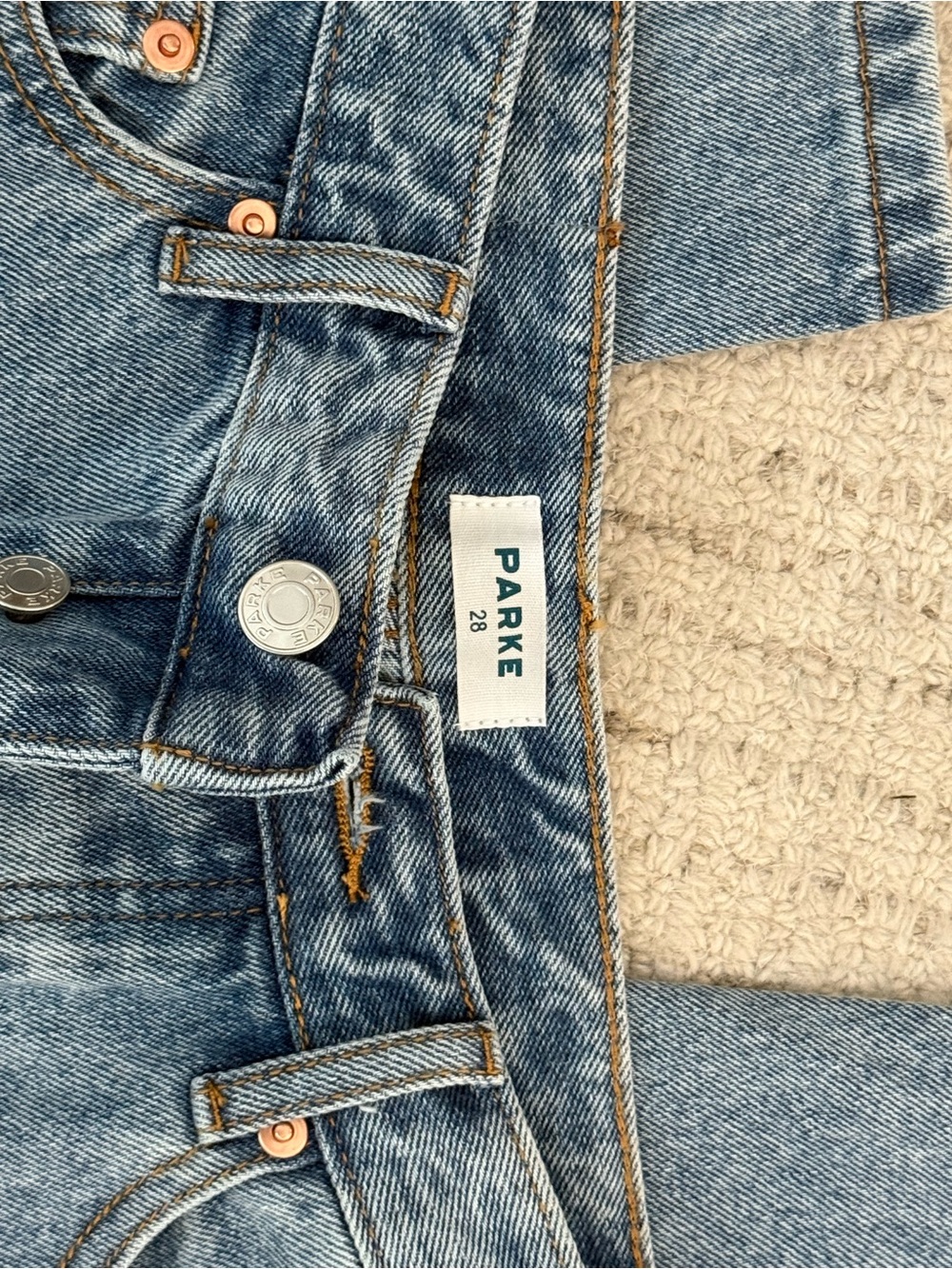 PARKE Classic Straight-Leg Jeans in Medium Blue - Picture 4 of 4